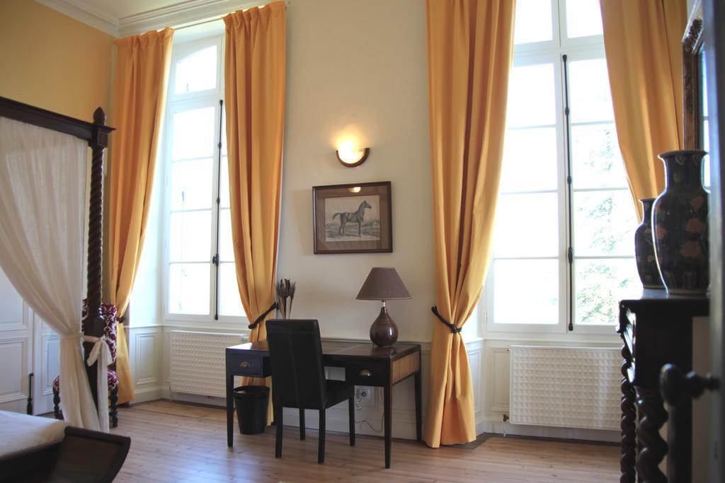 Domaine De Lamassas Bed and Breakfast Hautefage-la-Tour Kamer foto