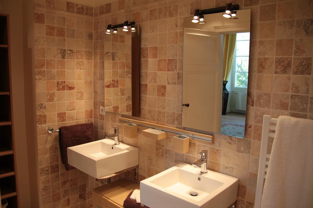 Domaine De Lamassas Bed and Breakfast Hautefage-la-Tour Kamer foto